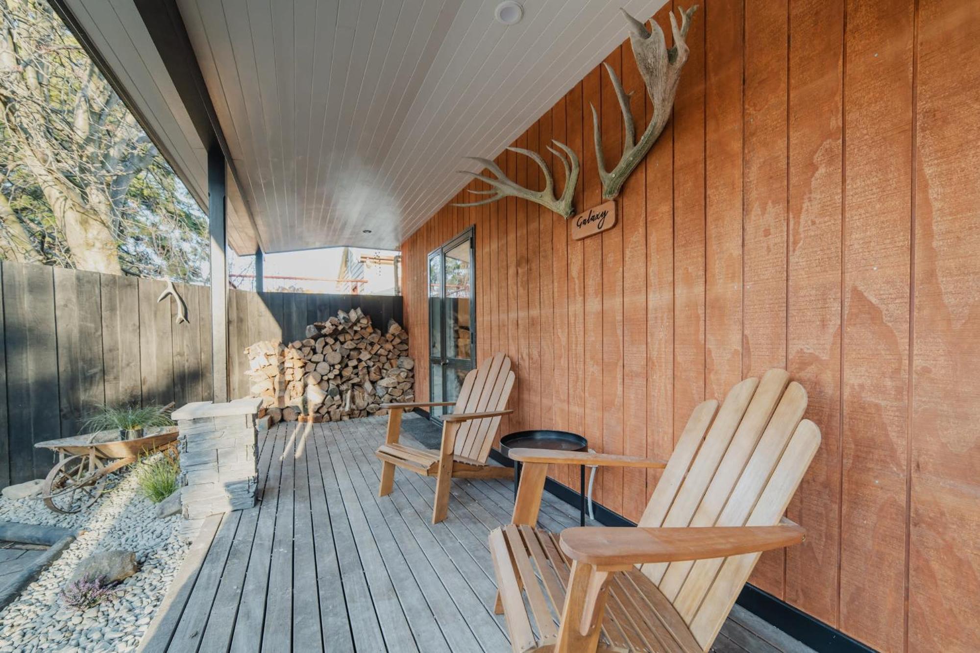 Galaxy 3br Modern With Fireplace Outdoor *