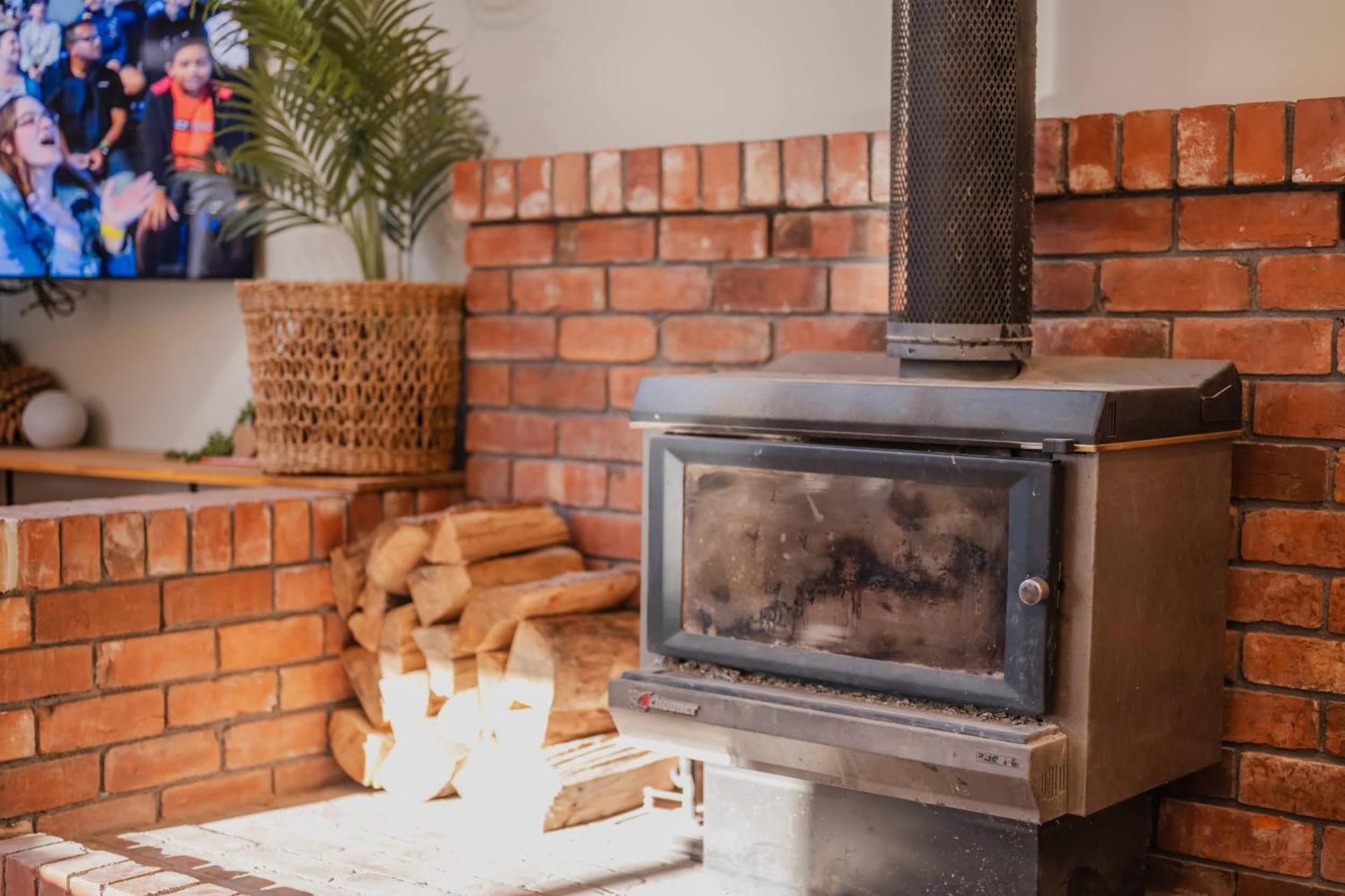 Galaxy 3br Modern With Fireplace Outdoor *